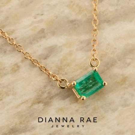 230-00323_STU410_Dainty-Emerald-Solitaire-Necklace_02-1