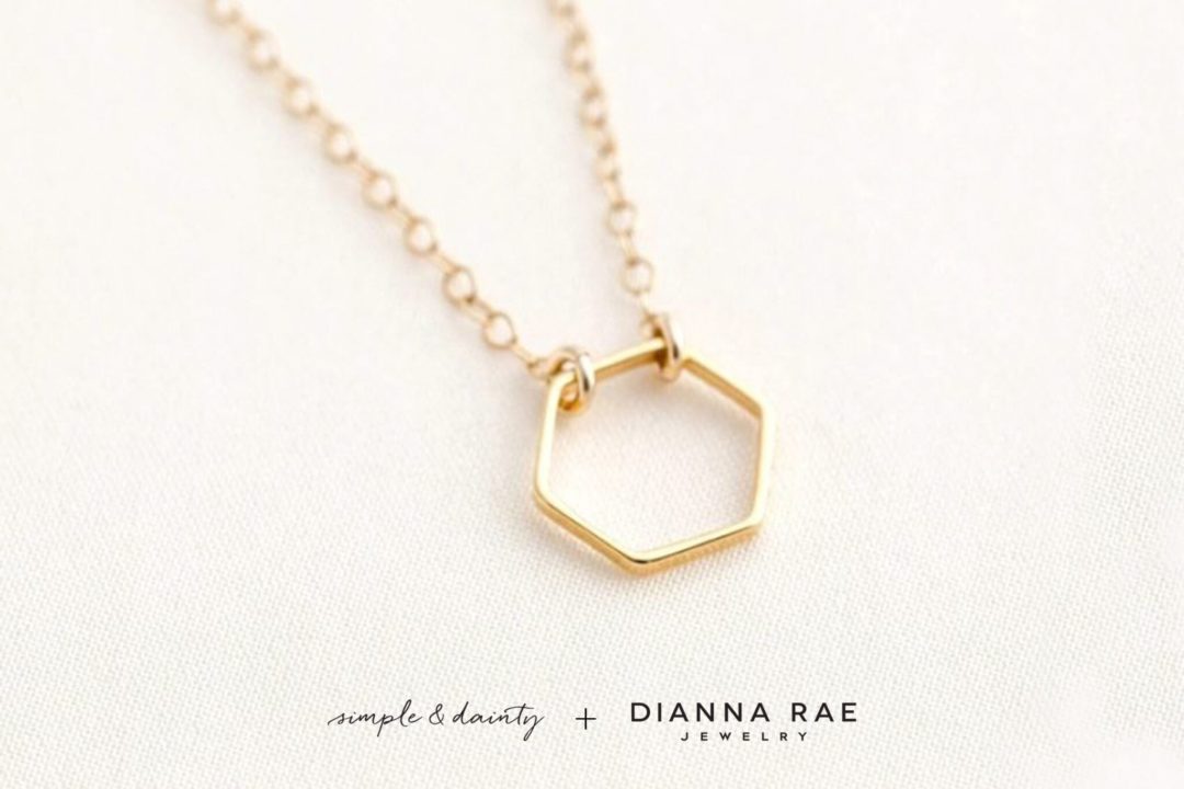 820-00012_Simple-And-Dainty-Hexagon-Necklace_01-1-scaled