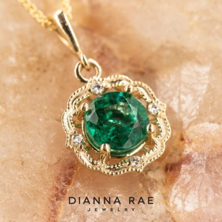 DRJ-Daisy-Pendant_230-00263_Emerald-Daisy-Pendant_01-scaled-1