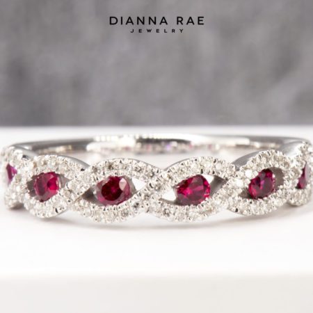 OST-OF15A42RU_220-00007_White-Gold-Ruby-Cross-Over-Band_01