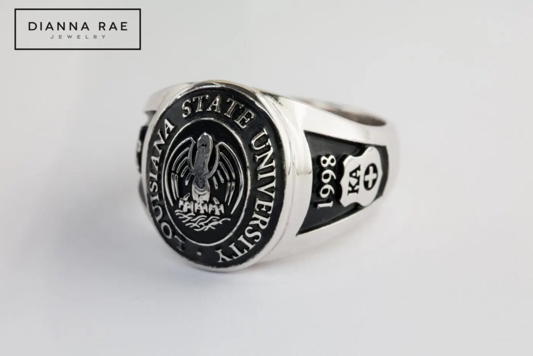 White Gold Louisiana State University Class Ring