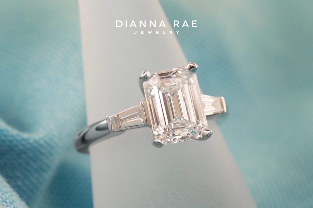Platinum Emerald-Cut Diamond Engagement Ring with Baguette Diamond Accents - Image 3