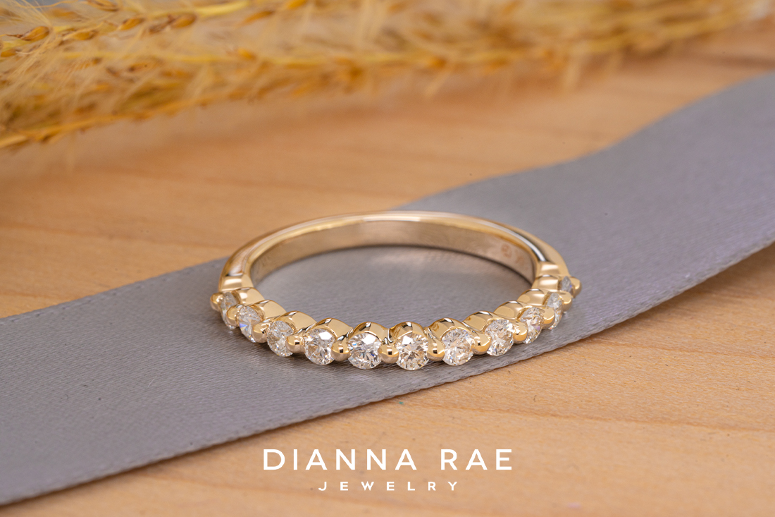 Lady's 14K Yellow Gold Diamond Wedding Band