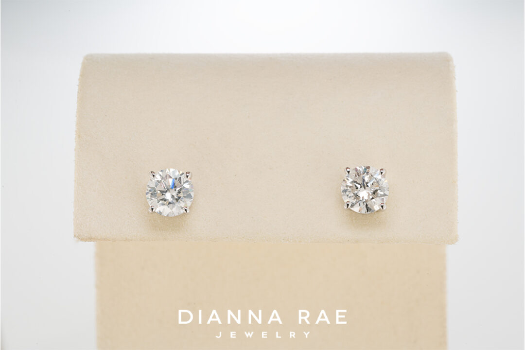 2.04Ct White Gold Diamond Studs - Image 2