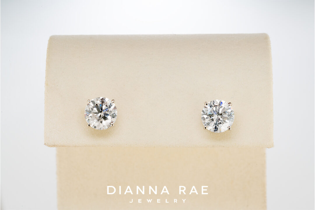 3.02Ct White Gold Diamond Studs - Image 2
