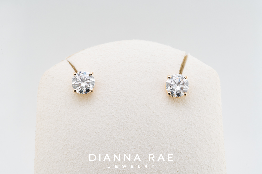 1.41 Carat Total Weight Yellow Gold Natural Diamond Studs