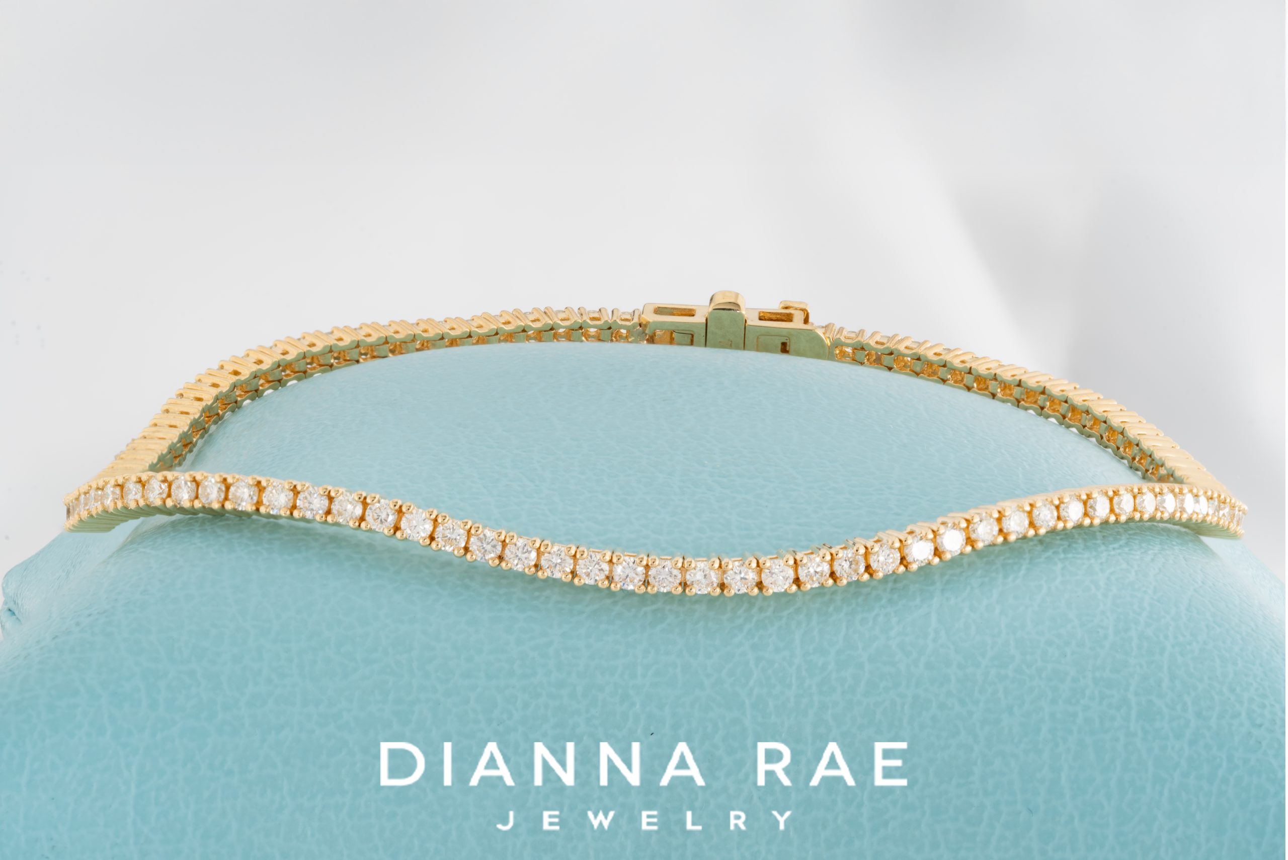 18K Yellow Gold 1.47 Carat Diamond Tennis Bracelet