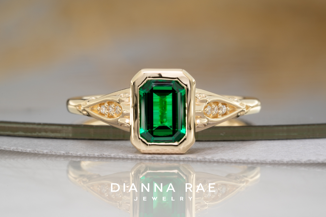 10K Yellow Gold Ring with Imitation Emerald