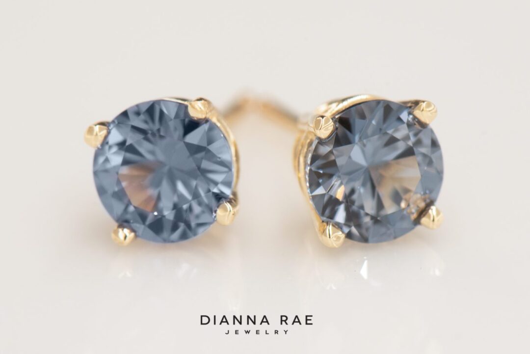 Support for Ukraine - Earring Raffle