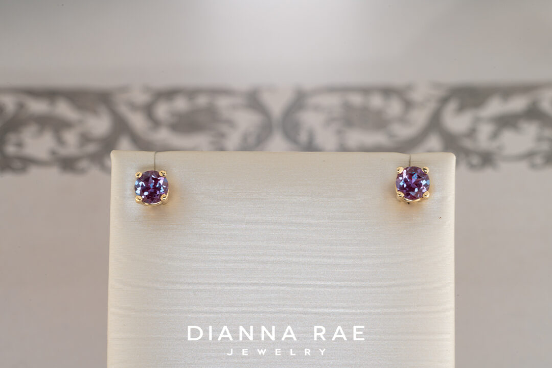 DIS Alexandrite Studs