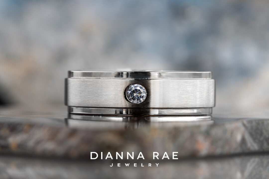 Men's 14k White Gold band with Diamond