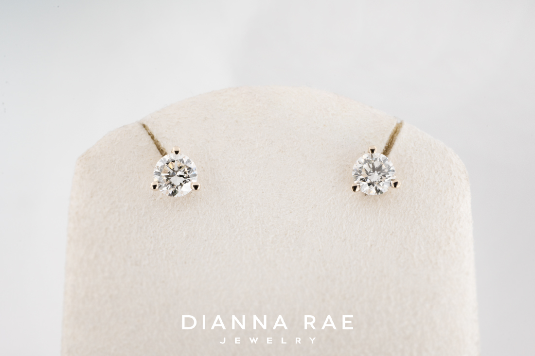 1.00 Carat Total Weight Yellow Gold Natural Diamond Studs