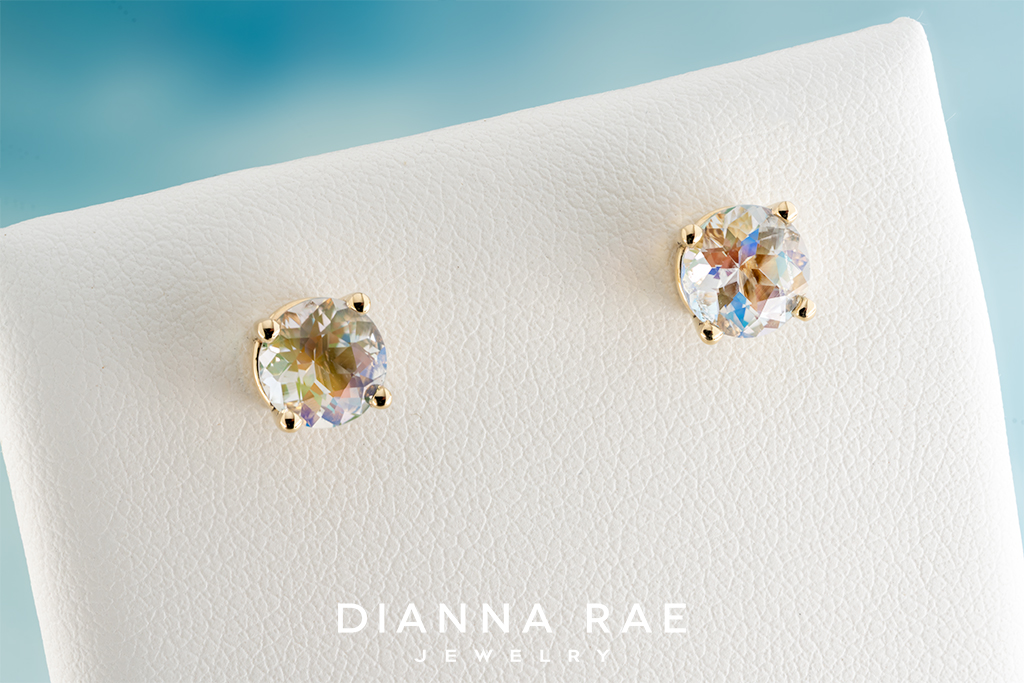 Yellow Gold 1.69 Carat Rainbow Moonstone Studs